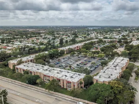 8100 SW 24th St #203, North Lauderdale, FL 33068