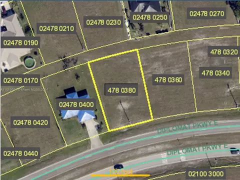 629 Diplomat Pkwy E, Cape Coral, FL 33909