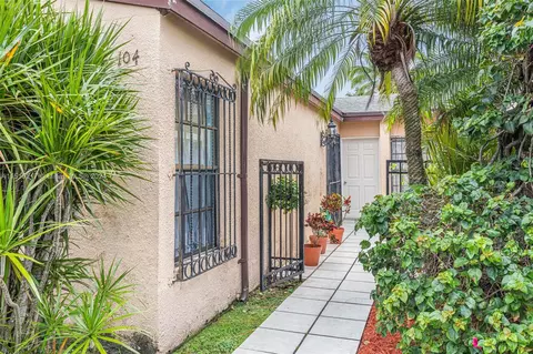 11570 SW 2nd St #104, Miami, FL 33174