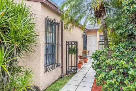 11570 SW 2nd St #104, Miami, FL 33174