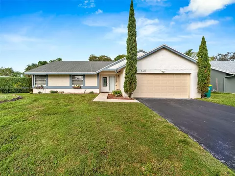 5611 NW 54th Ln, Tamarac, FL 33319