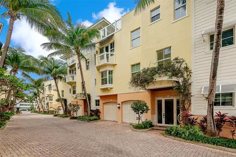4332 S Seagrape Dr #1, Lauderdale By The Sea, FL 33308