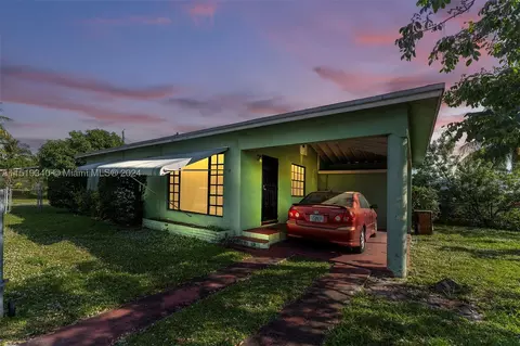 3151 NW 94th St, Miami, FL 33147