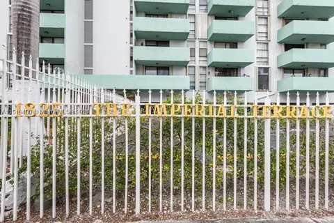 1825 W 44th Pl #409, Hialeah, FL 33012