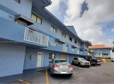 220 W 68th St #206, Hialeah, FL 33014