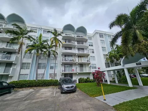 484 NW 165th St Rd #A-414, Miami, FL 33169