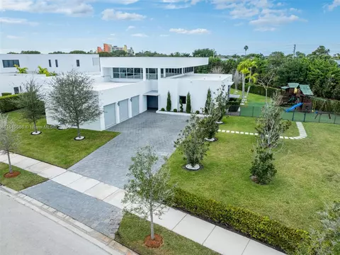 16601 Sunset Way, Weston, FL 33326