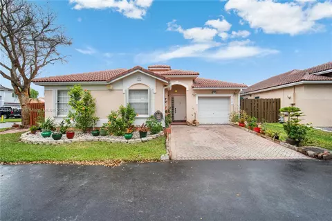 15735 SW 81st St, Miami, FL 33193