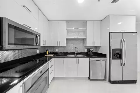 60 SW 13th St #4812, Miami, FL 33130 photo 2