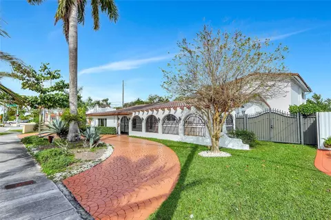 9635 SW 16th St, Miami, FL 33165