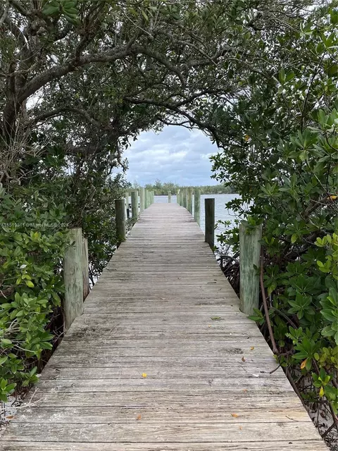 View/Area - 5463 SE Miles Grant Rd #B211, Stuart, FL 34997 photo 2 of 14