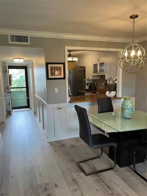 Dining - 5463 SE Miles Grant Rd #B211, Stuart, FL 34997 photo 3 of 4