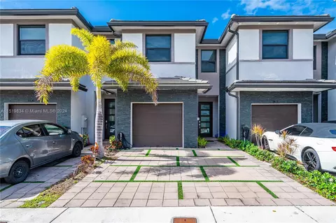 15828 NW 91 Ct, Miami Lakes, FL 33018