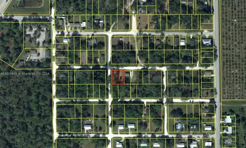 West Seminole Ave, La Belle, FL 33935