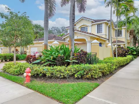 1617 Passion Vine Cir #13-2, Weston, FL 33326