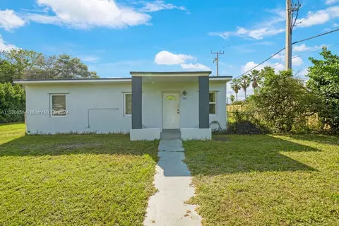 2140 NW 158th St, Miami Gardens, FL 33054