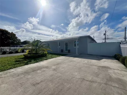 9320 NW 35th Ct, Miami, FL 33147