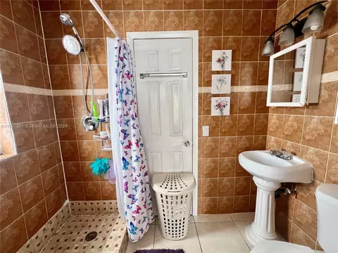 375 E 63rd St, Hialeah, FL 33013 photo 23