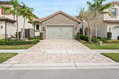 11821 SW 13th Ct, Pembroke Pines, FL 33025
