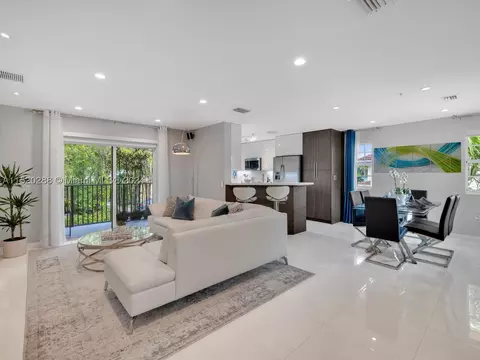 8930 NE 8th Ave #912, Miami, FL 33138