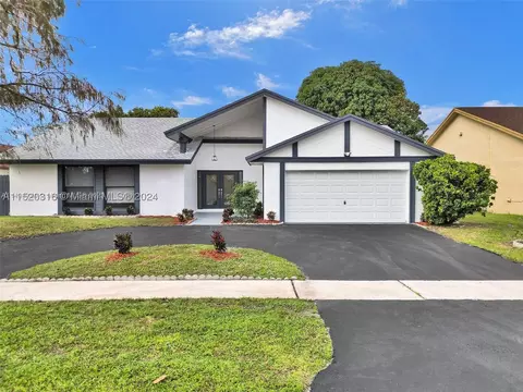 4867 NW 75th Ave, Lauderhill, FL 33319