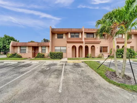 33 Toledo Ct #2-35, Davie, FL 33324