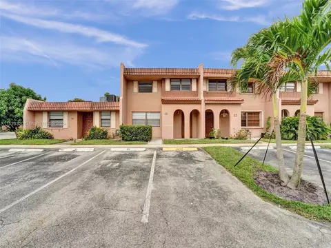 33 Toledo Ct #2-35, Davie, FL 33324