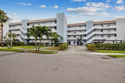 3868 NE 169th St #307, North Miami Beach, FL 33160