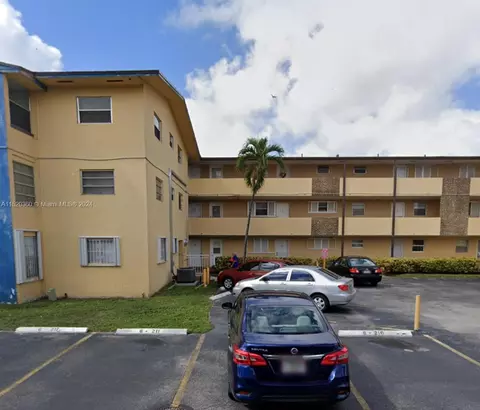 160 Royal Palm Rd #204-6, Hialeah Gardens, FL 33016
