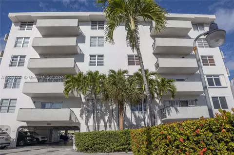 8024 Tatum Waterway Dr #3B, Miami Beach, FL 33141