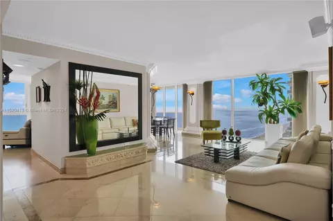 4779 Collins Ave #3203, Miami Beach, FL 33140