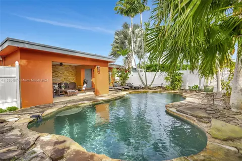 1841 NW 32nd Ct, Oakland Park, FL 33309