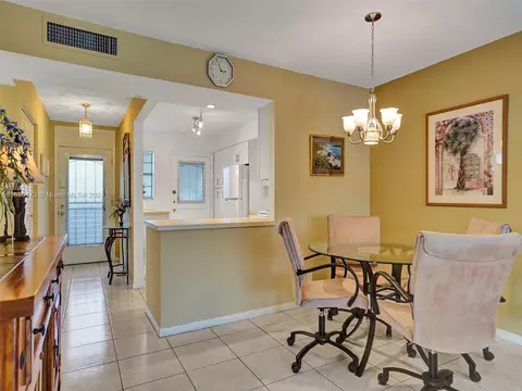 2801 NW 47th Ter #310A, Lauderdale Lakes, FL 33313