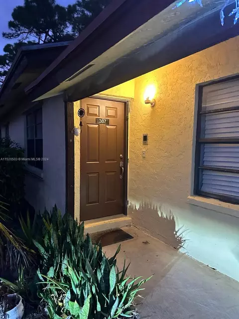 387 Glenwood Dr #387, West Palm Beach, FL 33415