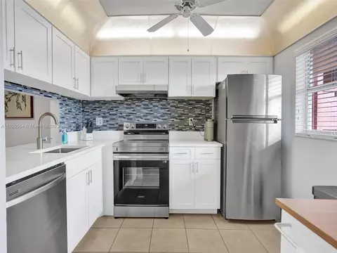 8818 W Mcnab Rd #305, Tamarac, FL 33321
