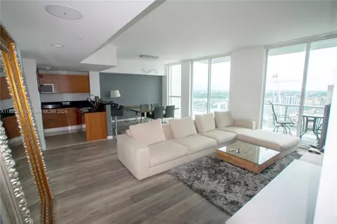 253 NE 2nd St #4504, Miami, FL 33132