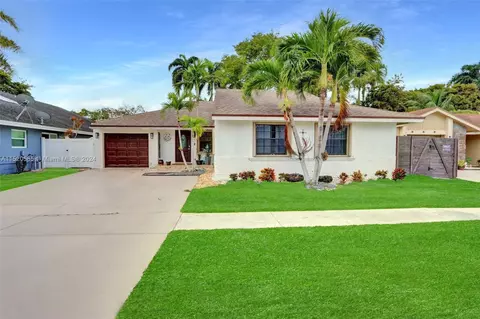 21681 Sutters Ln, Boca Raton, FL 33428
