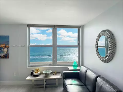 2899 Collins Ave #1135, Miami Beach, FL 33140