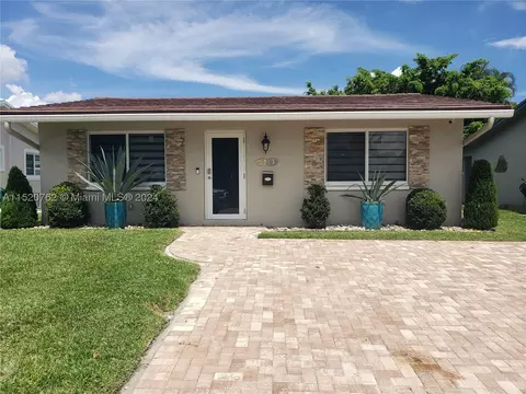 7313 NW 57th Dr, Tamarac, FL 33321