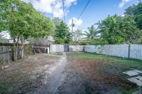 Exterior - 437 E 56th St, Hialeah, FL 33013 photo 5 of 5