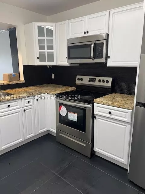 5790 Stirling Rd #201, Hollywood, FL 33021