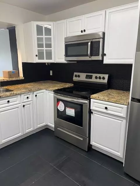 5790 Stirling Rd #201, Hollywood, FL 33021