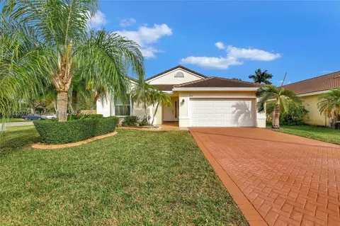2495 NW 187th Ave, Pembroke Pines, FL 33029