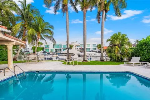 3241 NE 165th St, North Miami Beach, FL 33160