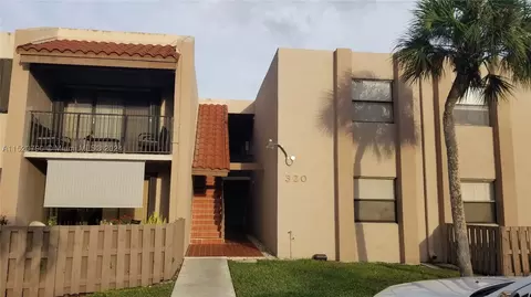 320 W Park Dr #202-9, Miami, FL 33172