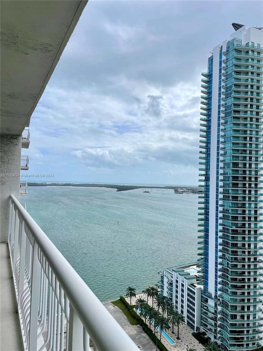 1200 Brickell Bay Dr Unit 2907  