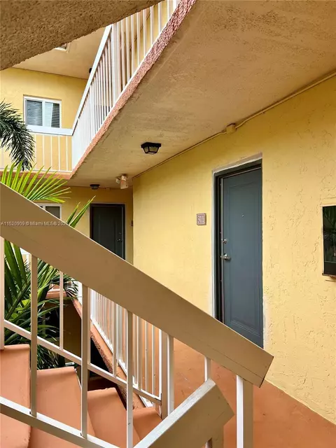 7920 Camino Real #M311, Miami, FL 33143