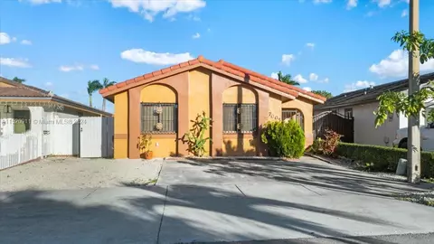 7005 W 29th Way, Hialeah, FL 33018