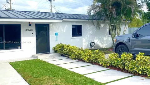 4940 SW 44th Ave, Fort Lauderdale, FL 33314