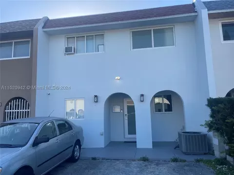 6900 W 2nd Way, Hialeah, FL 33014
